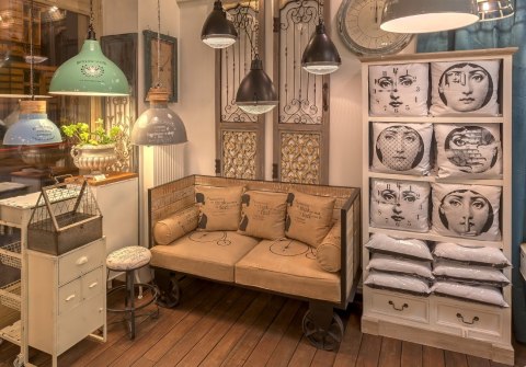 Sofa Charlie Chaplin MAZINE Aluro