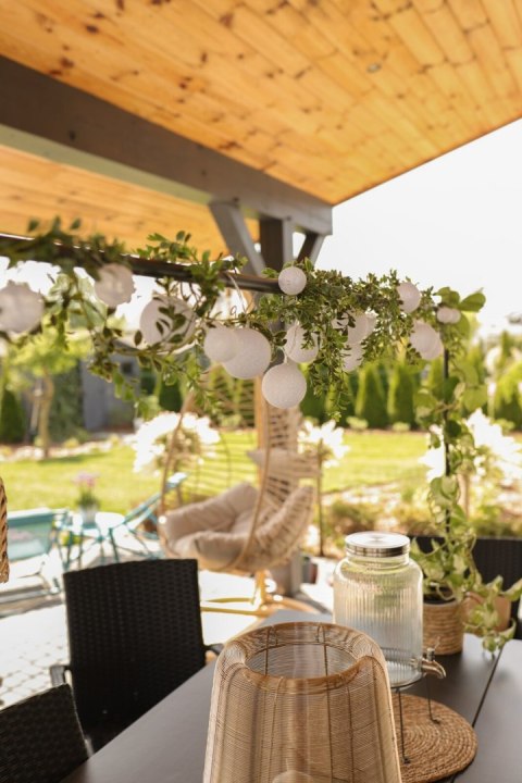 Girlanda ze sztucznych roślin białe drobne kwiatki