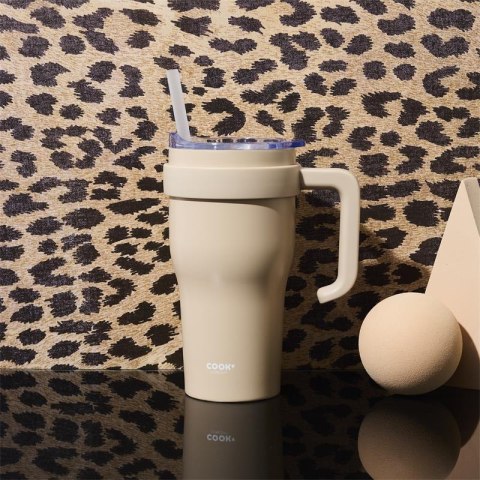 Kubek termiczny z uchwytem i słomką