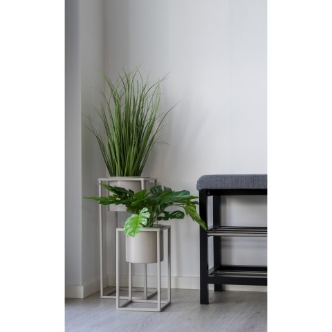 Sztuczna trawa w czarnej donicy 68cm