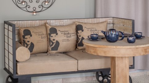 Sofa Charlie Chaplin MAZINE Aluro