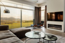 Fotel Vip z podnóżkiem biały/natural oak /srebrna baza ( Rozmiar: uniwersalny )
