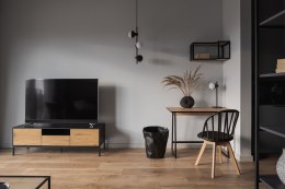 Komoda Seaford TV czarna dąb naturalny ( Rozmiar: uniwersalny )