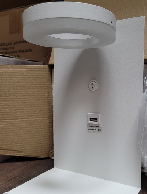 COMPACT LAMPA KINKIET 4W LED BIAŁY + ŁADOWARKA USB